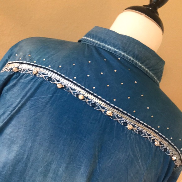 Vintage Roar Bling Button Down - Picture 5 of 8